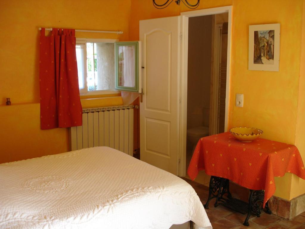 Domaine De La Grange Neuve La Roque-sur-Pernes Quarto foto